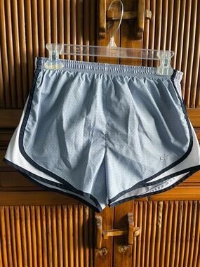Nike Women’s Tempo Shorts Light Gray with Blue Graphic Design